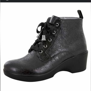 Alegria Eliza Black Bloom Slip Proof Boots